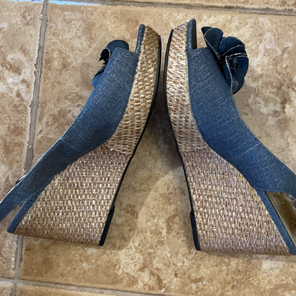 BN Bandolino Denim irredescent Wedges - Picture 2 of 3